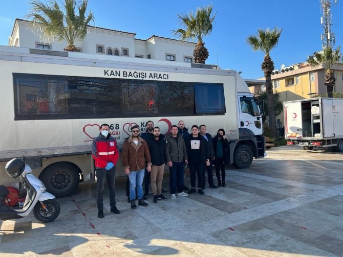 Urla’da Chp’li Gençlerden Kan Bağışı