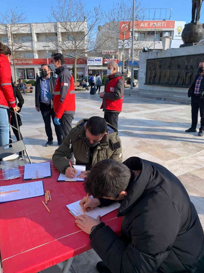 Urla’da Chp’li Gençlerden Kan Bağışı