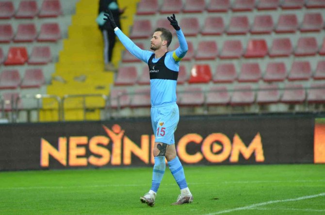 Uğur Demirok Kendini Affettirdi