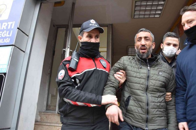 Çatıya Çıkıp Cumhurbaşkanı’na Hakaret Eden Zanlı Tutuklandı