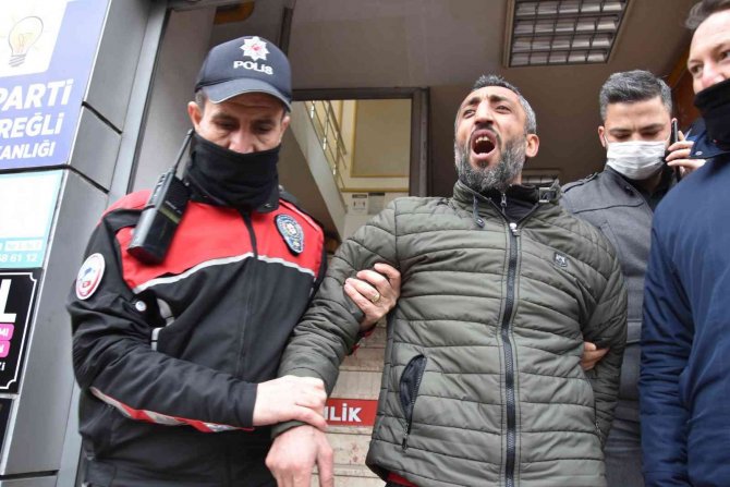 Çatıya Çıkıp Cumhurbaşkanı’na Hakaret Eden Zanlı Tutuklandı