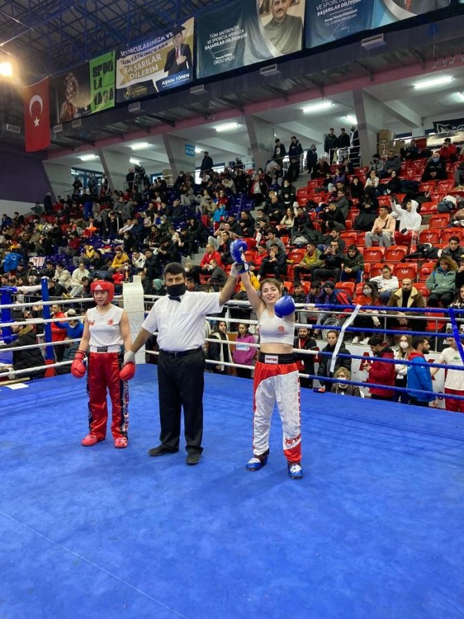 Türkiye Kick Boks Turnuvasında Balıkesir Fırtınası
