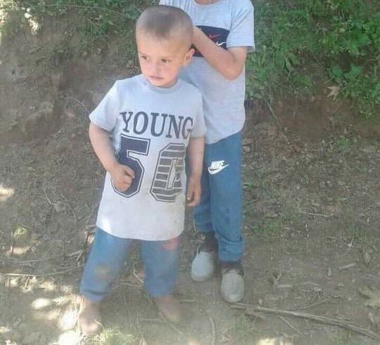 Evlerinde Yanarak Ölen İki Bebek Tek Tabutla Toprağa Verildi