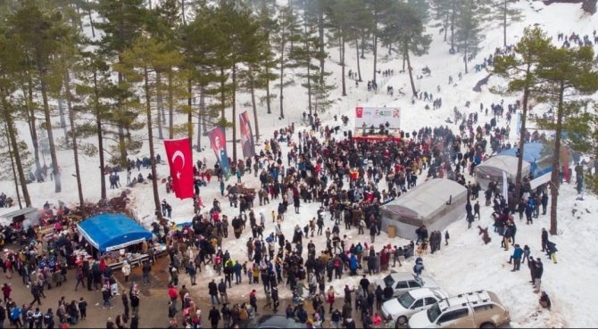 Aladağ Kardan Adam Şenliği Renkli Görüntülere Sahne Oldu