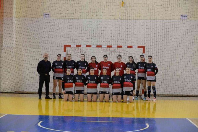 Kadınlar Hentbol 1. Ligi A Grubu: Adasokağı Spor Kulübü: 19 - Elazığ Sosyal Yardımlaşma: 20
