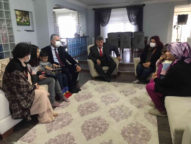 Ahlatcı’dan Kanseri Yenen Emir’e Ziyaret