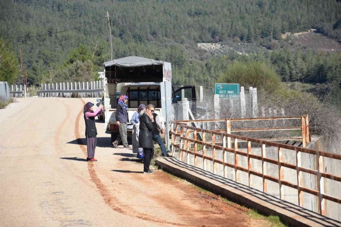 Antalya’da Kumluca Barajı Taştı, Yapay Şelale Oluştu