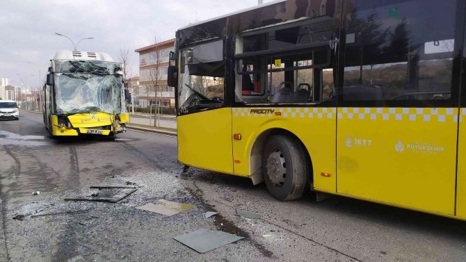 Başakşehir’de 2 İ̇ett Otobüsü Kafa Kafaya Çarpıştı: 6 Yaralı