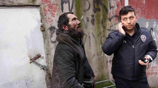 Beyoğlu’nda Metruk Binada Korkutan Yangın