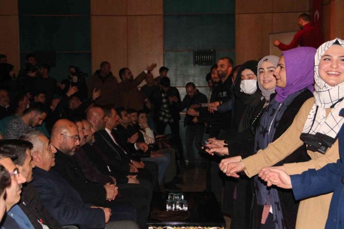 Tatvan’da “Dengbejler Gecesi” Düzenlendi