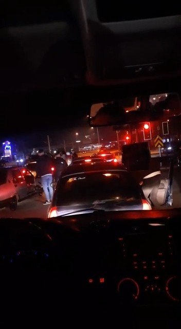 Bursa’da Yolu Trafiğe Kapatıp Eğlendiler