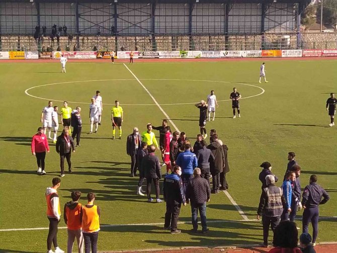 Başkan Sahaya İndi