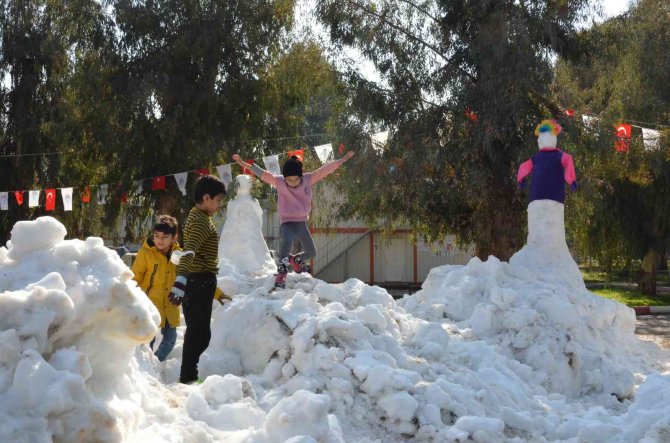 Tarsus Gençlik Kampı’nda Çocuklara Kar Sürprizi