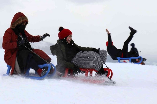 Zigana Dağı Karne Tatilinde Doldu Taştı