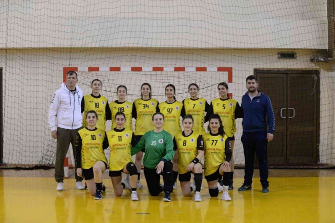 Kadınlar Hentbol 1. Ligi A Grubu: Adasokağı Spor Kulübü: 19 - Elazığ Sosyal Yardımlaşma: 20