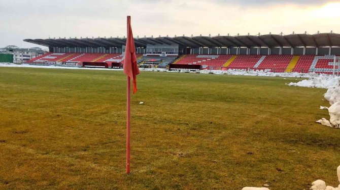 Elazığ Sahaları Müsabakalara Hazır Hale Getirildi