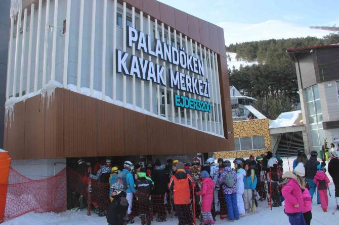 Palandöken Sömestir’de 400 Bin Kişiyi Ağırladı