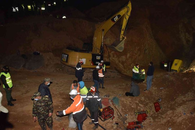 Fas’ta 32 Metre Derinliğindeki Kuyuda Mahsur Kalan Çocuk 5 Gün Sonra Çıkarıldı