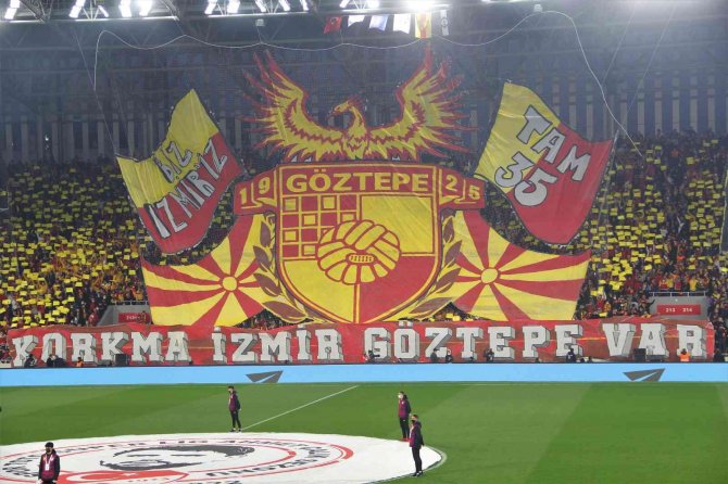 Göztepe Taraftarından Koreografi Şovu