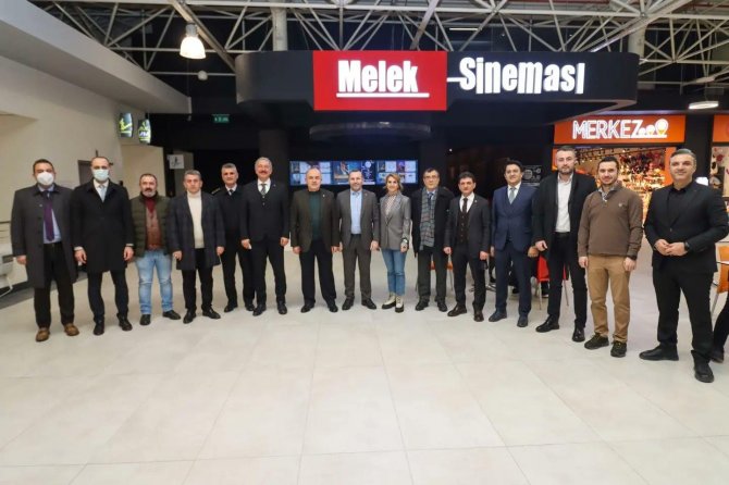 Yalova’da Binlerce Kişi “İ̇yi Ki Varsın Eren” Filmini Ücretsiz İzledi