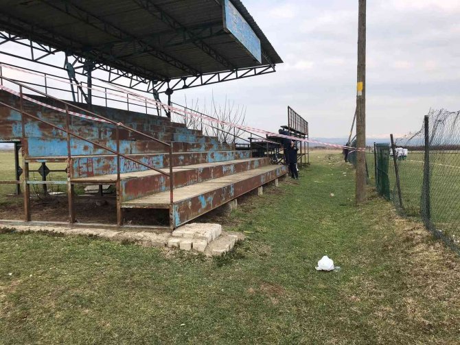 Sakarya’da Tribün Çöktü: 3 Çocuk Yaralı
