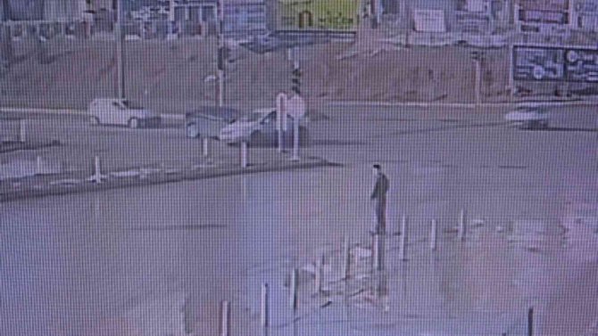 3 Kişinin Yaralandığı Kaza Anı Kamerada