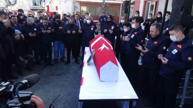 Kütahya’da 189 Günlük Yaşam Savaşını Kaybeden İtfaiye Eri Son Yolculuğuna Uğurlandı