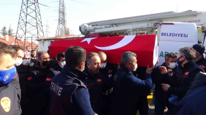 Kütahya’da 189 Günlük Yaşam Savaşını Kaybeden İtfaiye Eri Son Yolculuğuna Uğurlandı