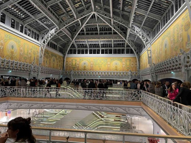 Fransa 2023 İ̇lkbahar-yaz Sezonunu Türk Kıyafetleriyle Karşılayacak