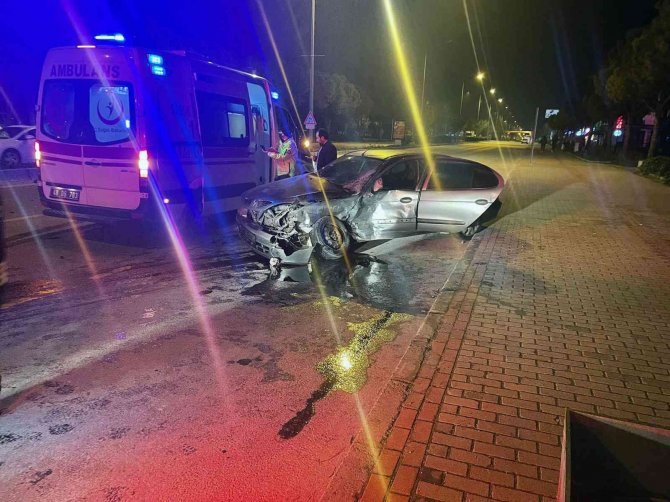 Menteşe’de Trafik Kazası; 3 Yaralı