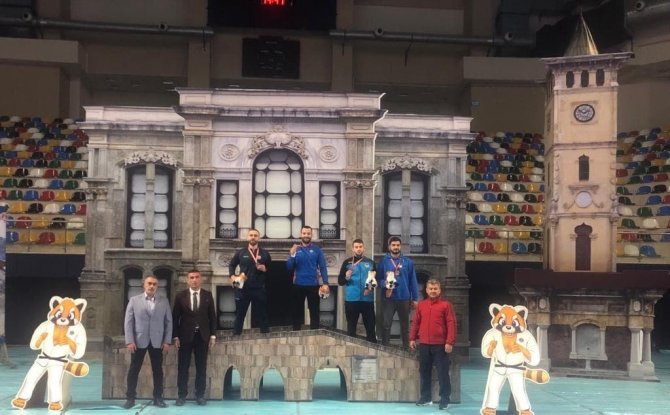 Sakarya Büyükşehir Sporcuları Kocaeli’de Kürsüye Çıktı