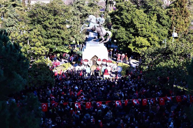 Siyasi Partiler Ve Stk’lardan Onur Anıtı Saldırısına Tepki