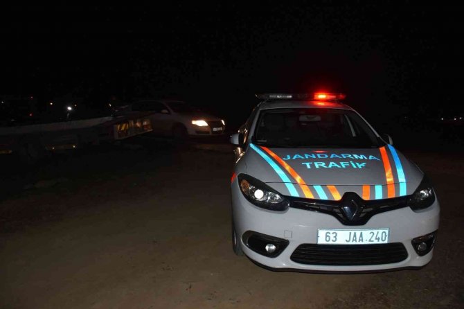 Şanlıurfa’da Yolcu Minibüsü İle Otomobil Kafa Kafaya Çarpıştı: 13 Yaralı