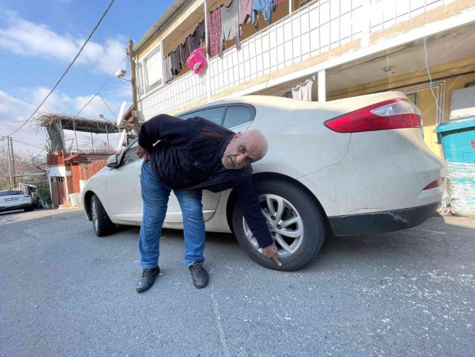 Sarıyer’de, Gece Vakti Maket Bıçakla 10 Aracın Lastiğini Kesti