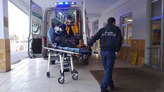 Sivas’ta Otobüs Kazası: 11 Yaralı
