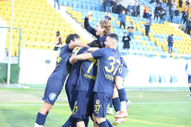 Spor Toto 1. Lig: Menemenspor: 2 - Adanaspor: 1