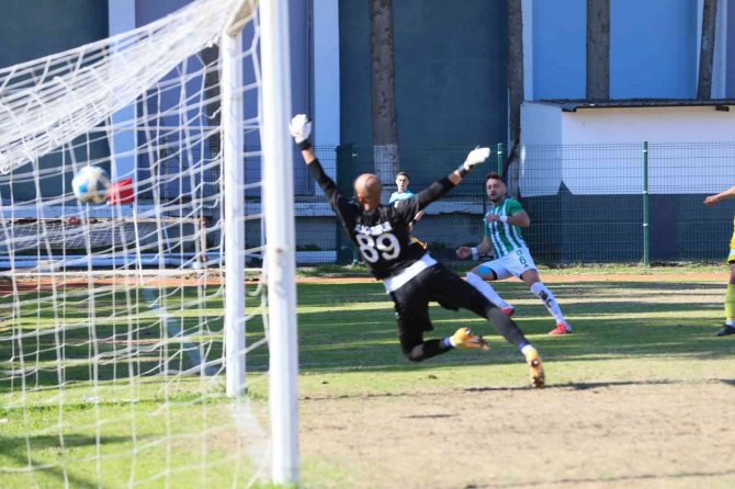 Efeler 09 Sfk, Galibiyet Serisini Sürdürüyor