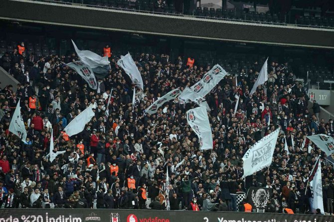 Spor Toto Süper Lig: Beşiktaş: 0 - Antalyaspor: 0 (Maç Devam Ediyor)