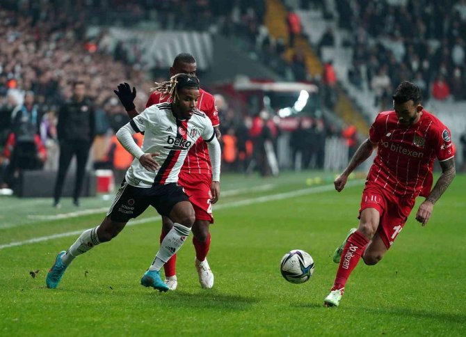 Spor Toto Süper Lig: Beşiktaş: 0 - Ft Antalyaspor: 0 (İ̇lk Yarı)