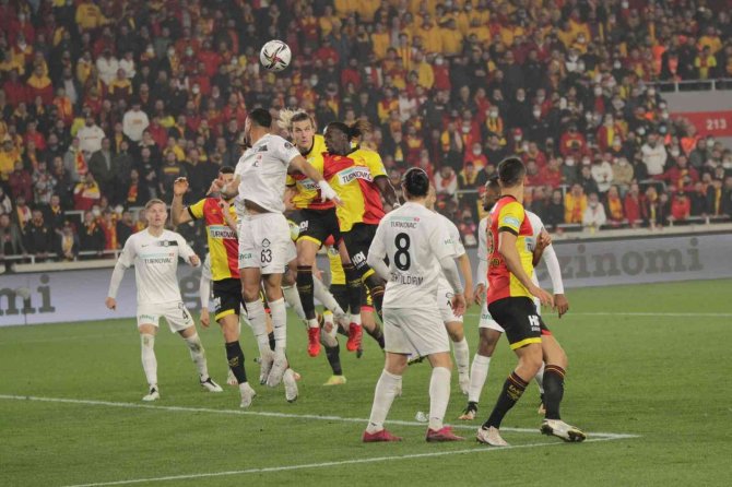 Spor Toto Süper Lig: Göztepe: 0 - Altay: 2 (Maç Sonucu)
