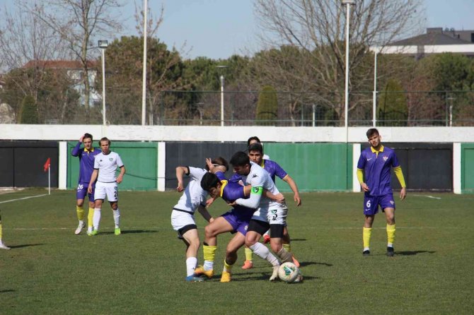 Genç Horozlar Alınan 3 Puandan Memnun