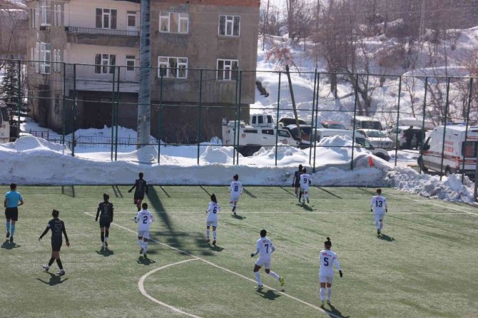 Hakkari Kadıngücü Takımı Evinde Berabere Kaldı
