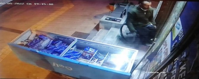 Yürekleri Sızlatan Hırsızlık Anı Kamerada