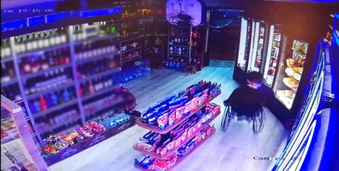 Yürekleri Sızlatan Hırsızlık Anı Kamerada