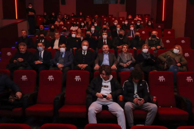 Yalova’da Binlerce Kişi “İ̇yi Ki Varsın Eren” Filmini Ücretsiz İzledi