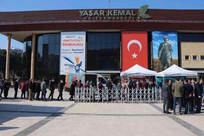 Adana’da Mantı Kuyruğu
