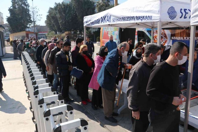 Adana’da Mantı Kuyruğu