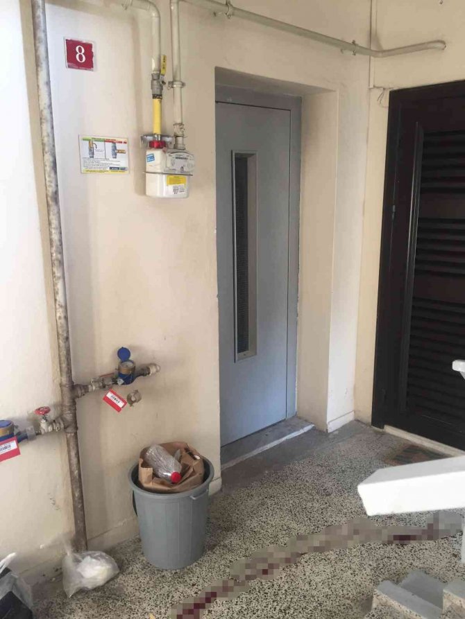 Tabancayla Vuruldu 5 Kat Sürünerek Aşağı İndi