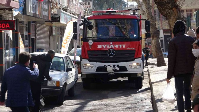 Odunluk Yangını Korkuttu