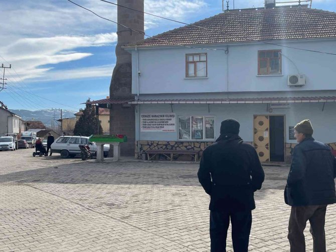Evinde Çıkan Yangınında Hayatını Kaybeden Talihsiz Adam Toprağa Verildi
